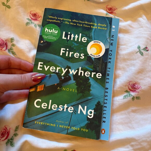 Little Fires Everywhere by Celeste Ng - Picture 1 of 3